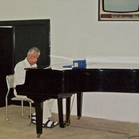 E Zoran S Petrovic at the piano